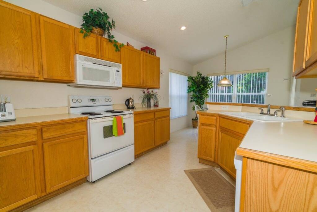 Indoors,Kitchen,Room,Oven,Molding