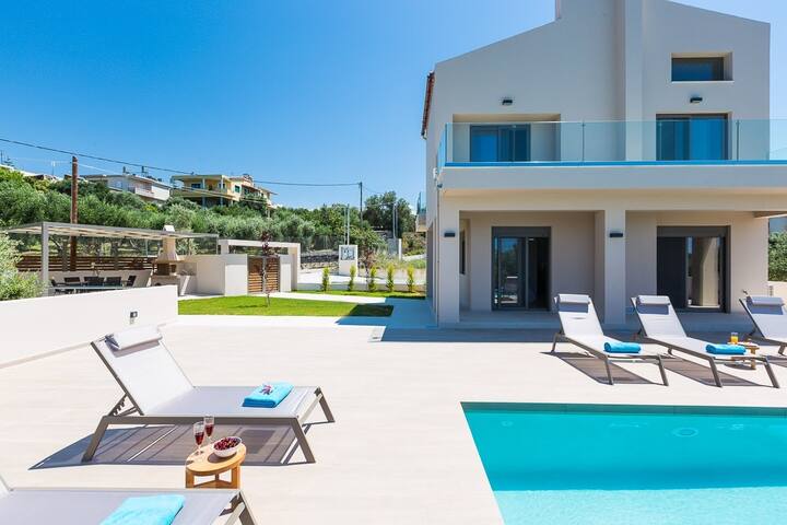 Villa Estel | Estel Residences gallery image 2
