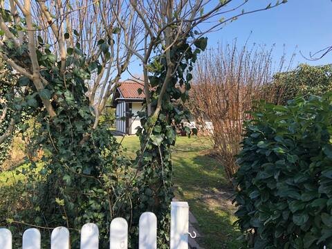 Blomsterhus in the heart of the Altes Land on the Elbe