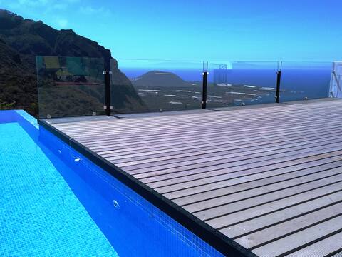House of Spectacular Views and Heated Pool