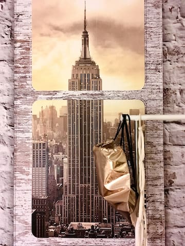 " NEW YORK " - Zimmer / 18 Gehminuten zu Markt/TH