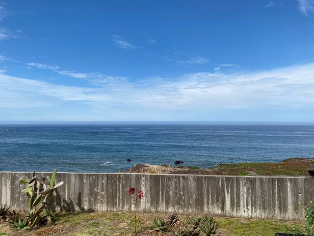 Oceanfront Oasis, Sunsets & Crashing Waves gallery image 4