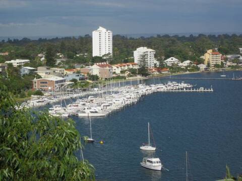 Riverside Executive Apartment near Cottesloe