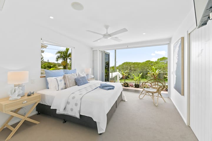 Master bedroom, King-size bed and ocean breezes...