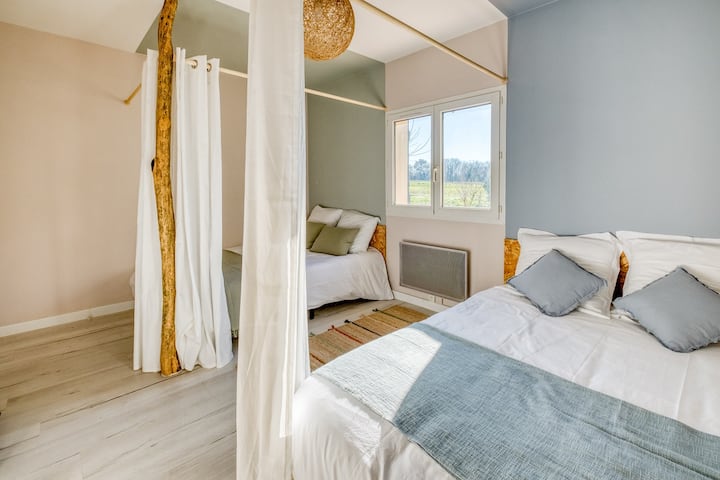 Ორადგილიანი ნომერი 140/200 სასტუმროს ხარისხში, ძალიან კოკუნური და ბუნება.