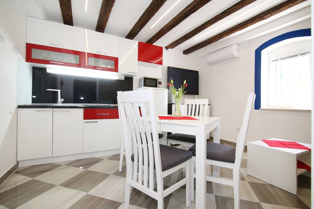 Fully equipped kitchen