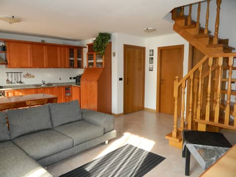 Proprietà Airbnb di successo: LAKEFRONT APARTMENT a Nago Torbole