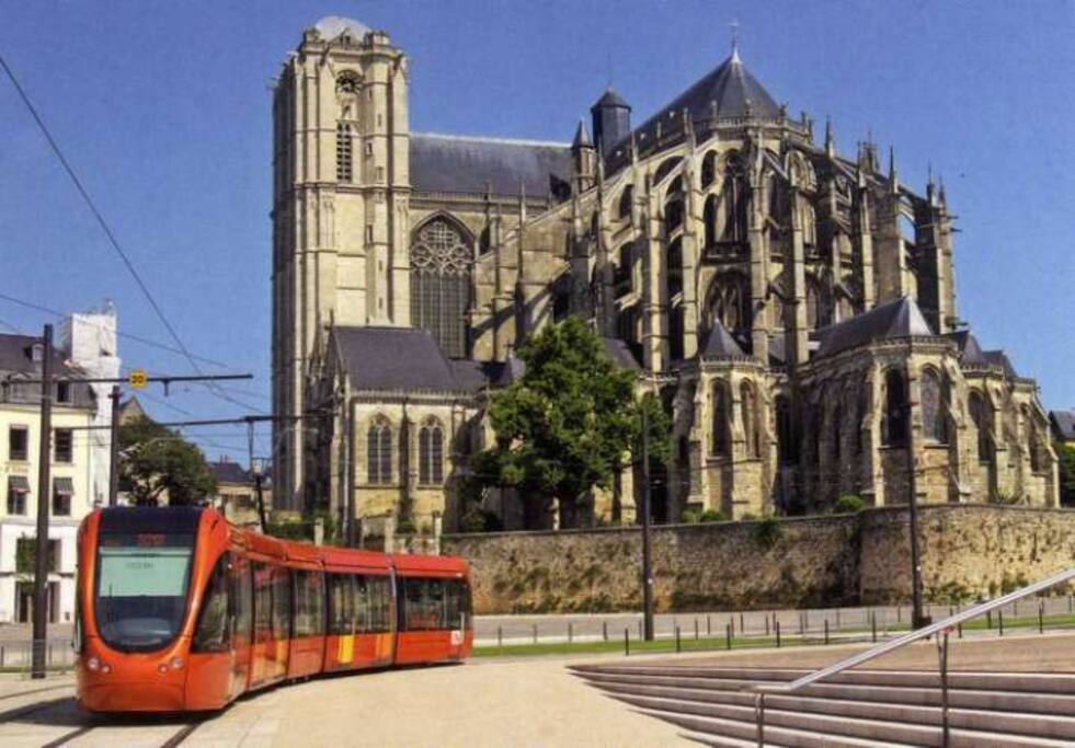 Tramway en bas de ma rue