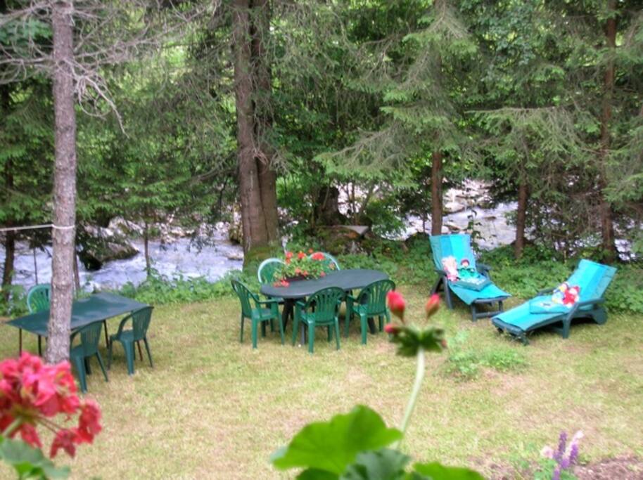 Au bord du torrent.
