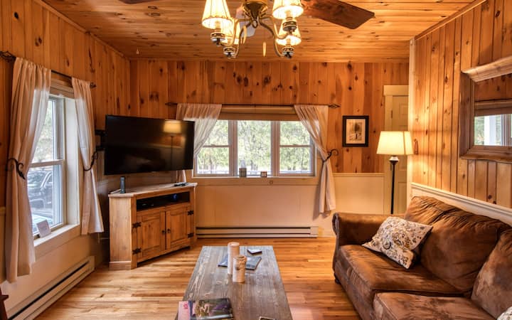 Country Home W/character Of The Adirondacks - Lake Placid, NY