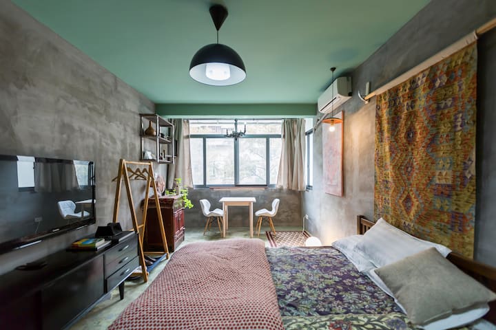 400m (Metro) Gray Island 紧靠地铁11号线枫桥路站设计公寓