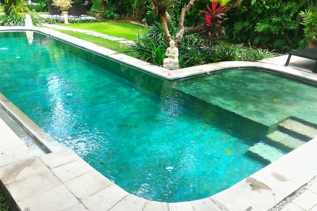 The pool at Villa 1