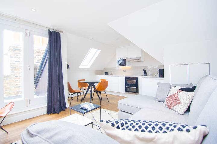 Incredible new Duplex 10 mins away from Euston gallery image 2