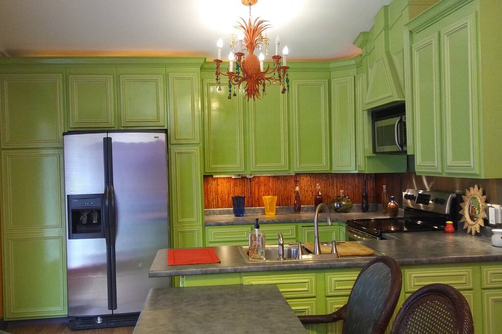 Fully equipped kitchen.