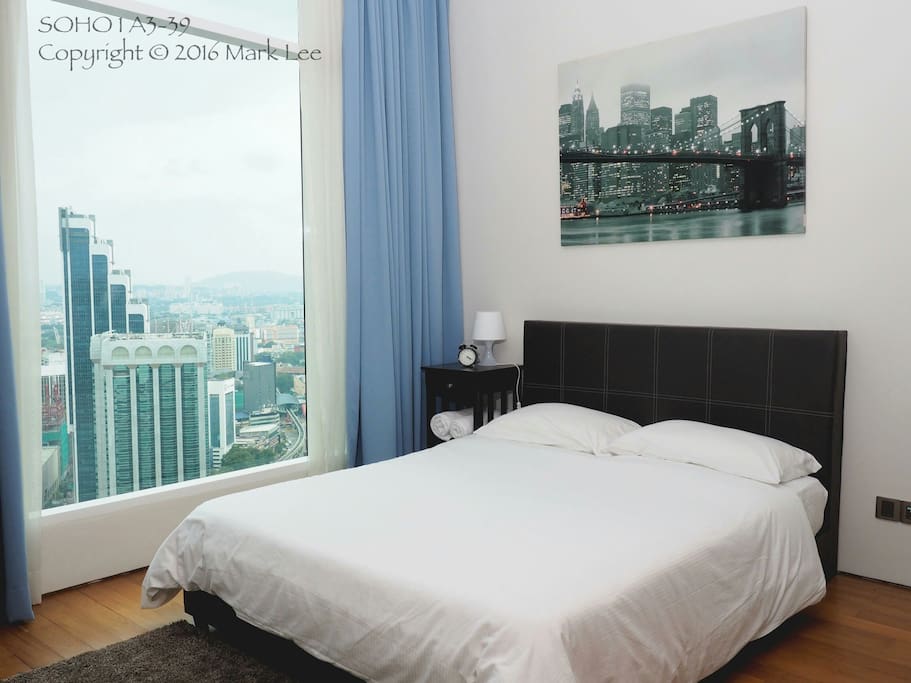 Master room - Queen size bed