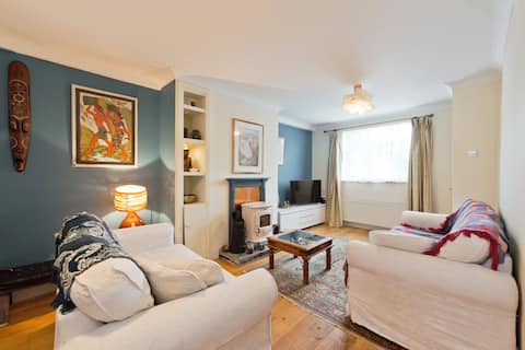 Relaxed town centre retreat.