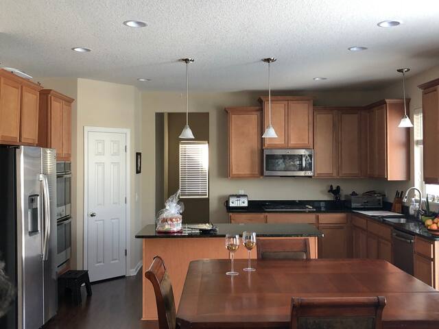 Beautiful SF home in Albertville  2018 Super Bowl!