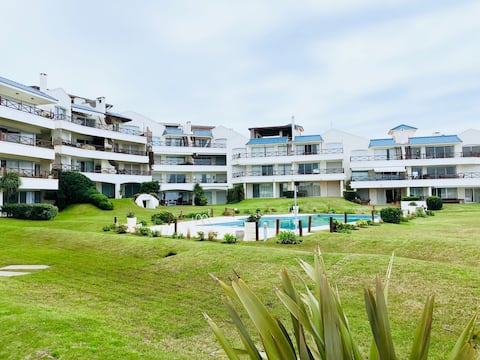 Ocean Front Apartment - Bikini Beach