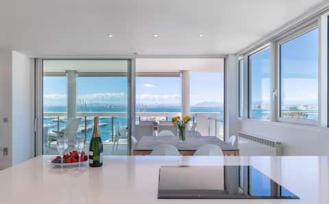 Luxueux apt dans le port de Roses avec parking.