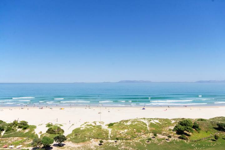 Cape Sands beachfront home gallery image 5