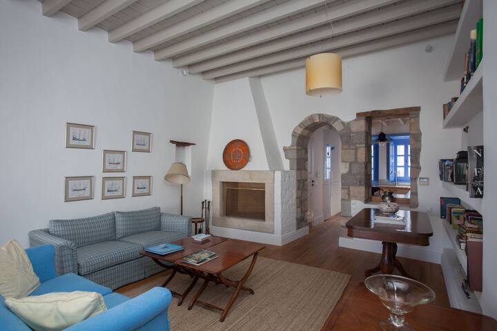 Patmian residence “Villa Aelia” in Chora Patmos gallery image 4