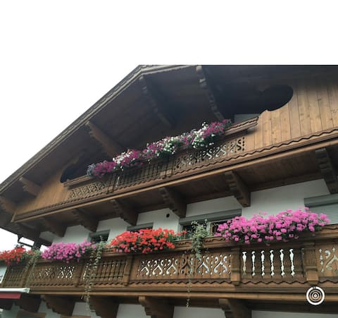 Double bed 🛌 Room N4 with WC in Radfeld Tirol