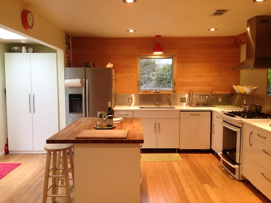 open kitchen, newly remodeled, lots of room