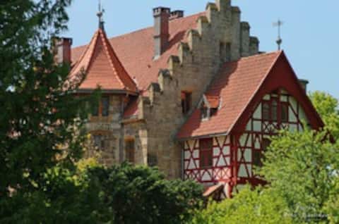 Large apartment in neo-Gothic castle near Eisenach
