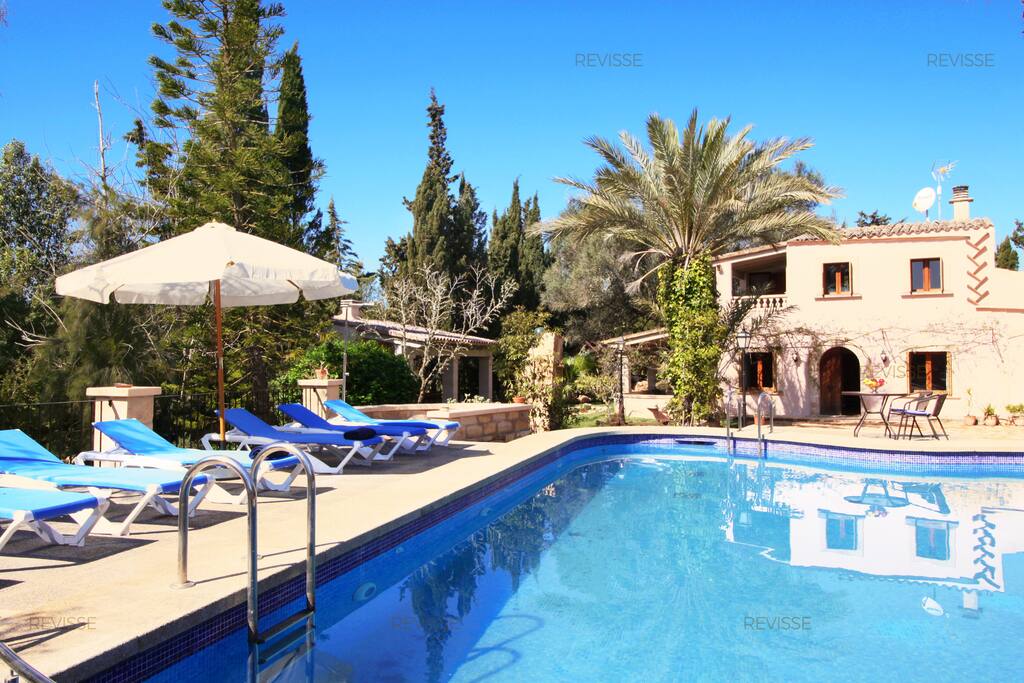 Pool and main facade