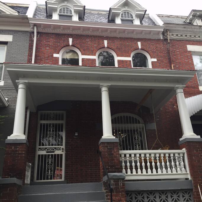 2 bedroom/1 Baths townhouse