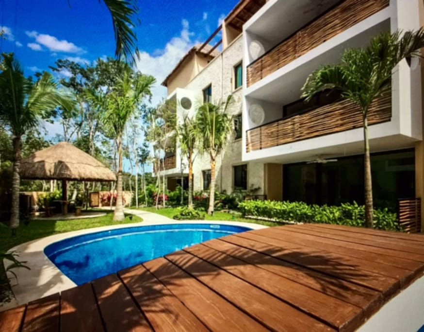 Tropical pool