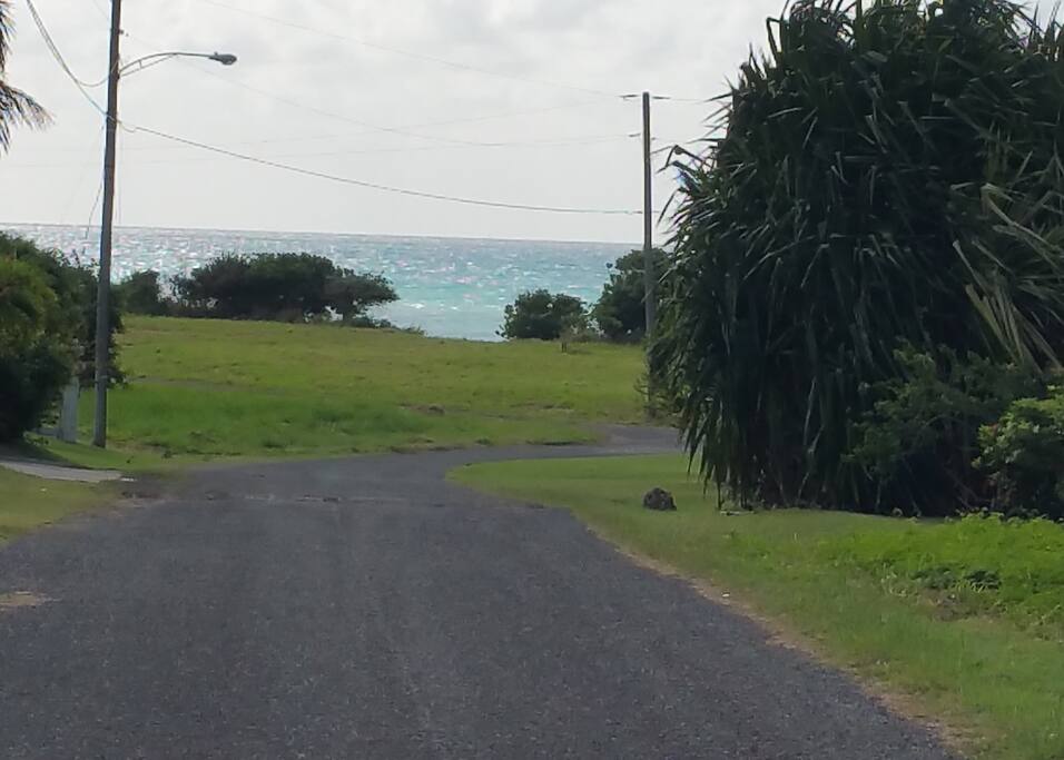 3 minutes walk to the ocean