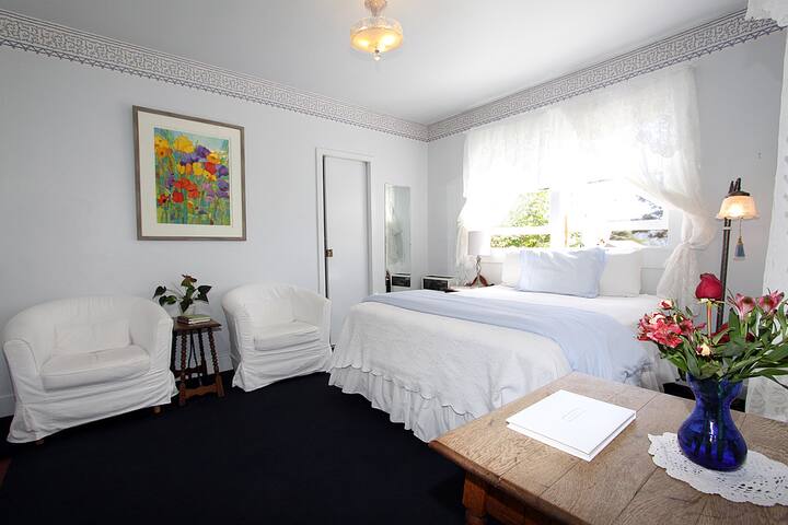 Seagull Inn Bed and Breakfast managed Airbnb listing 3