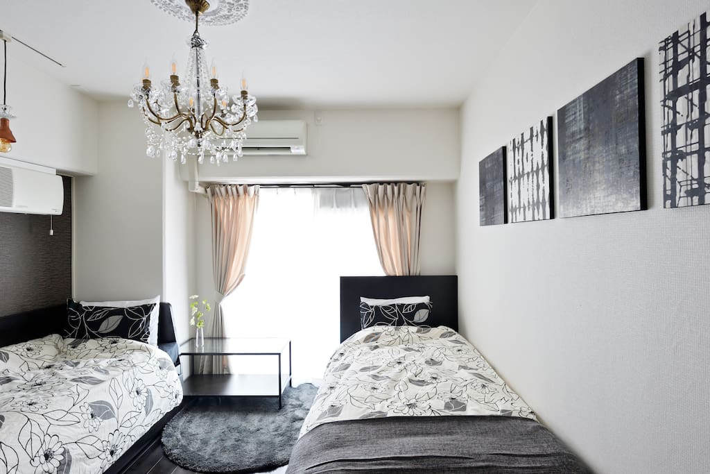 2 single bed for 2 guests 兩張單人床