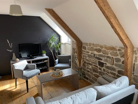 Top Airbnb: Charming 2-bedroom apartment in the historic center of Dinan in Dinan
