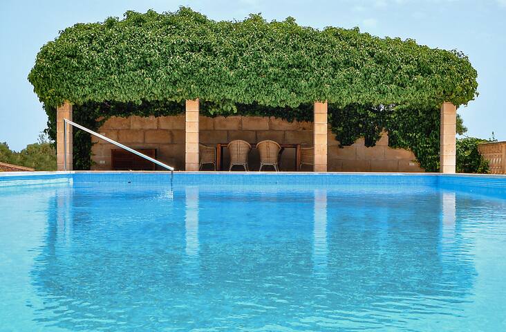 Luxurious 8 bed Mallorca Estate near Porto Cristo gallery image 2