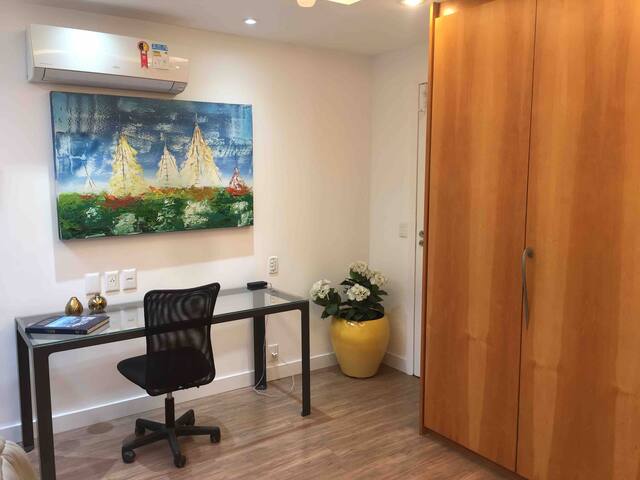 Private Pool & Fantastic Penthouse w 500sqm/5000ft gallery image 4