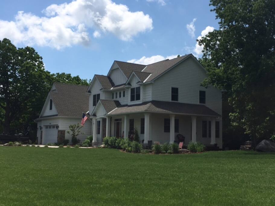 side view from expansive front yard