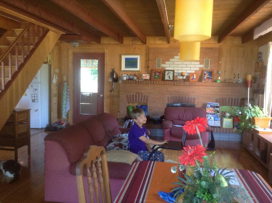 salon, salle à dîner à aire ouverte au rez de chaussé