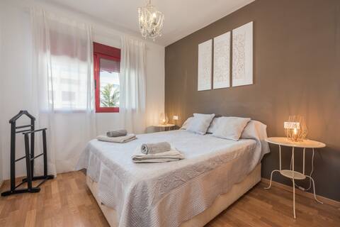 Top performing Airbnb: WintowinRentals Parque Litoral, Family & Malaga. in Santa Paula