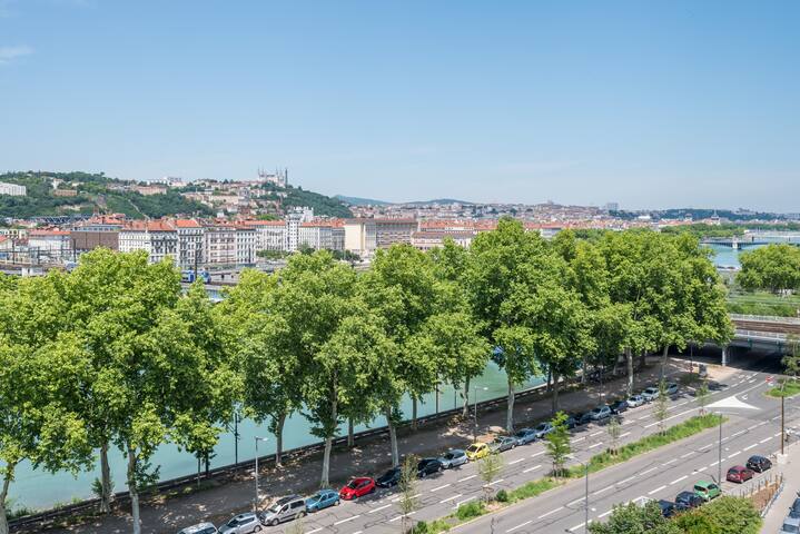 Appartement grande terrasse vue panoramique et spa gallery image 3