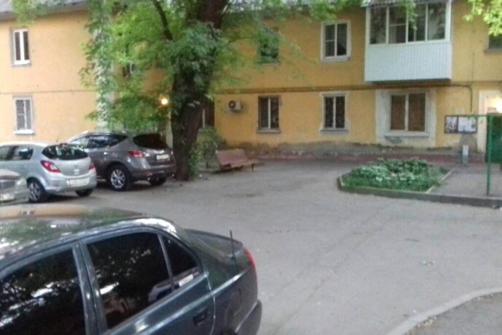 Двор общий вид