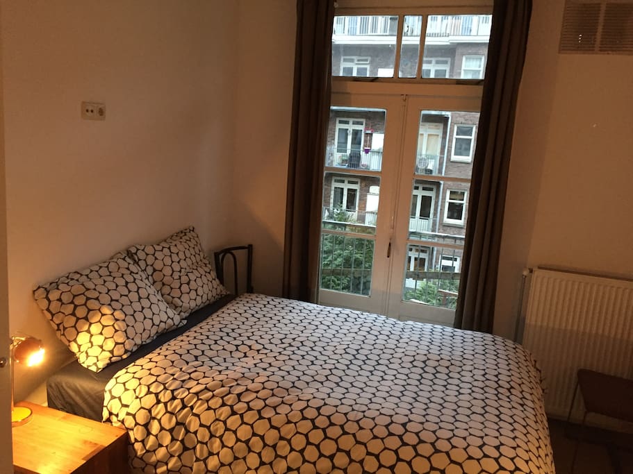 Room 02