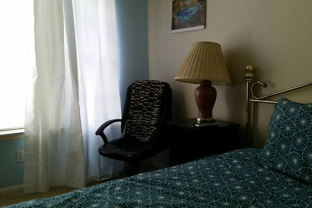 Nice room with lots of light