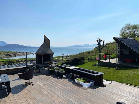 Exclusive house in idyllic northern Norwegian surroundings.