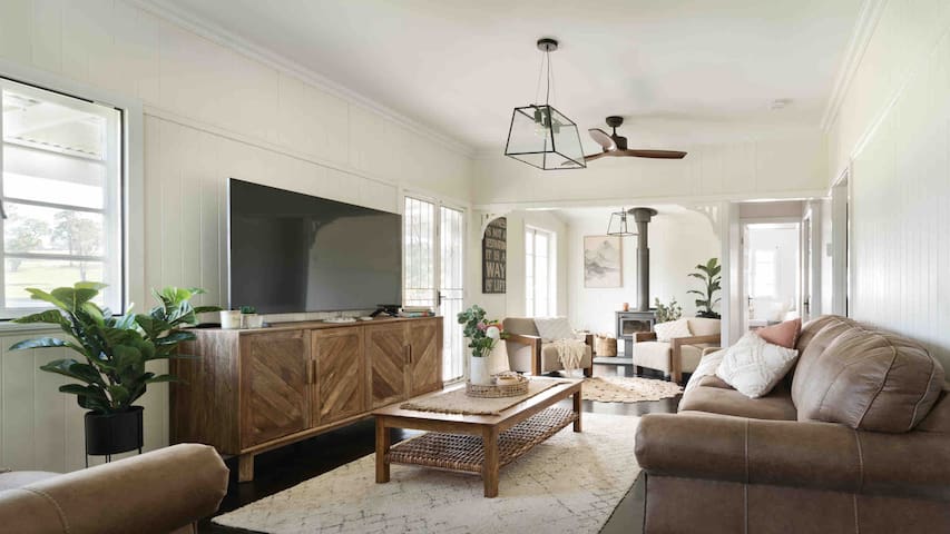 Black Cockatoo Tyalgum