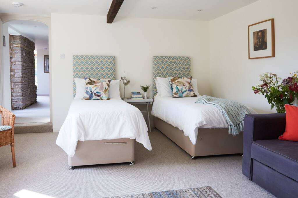 Zip and link beds