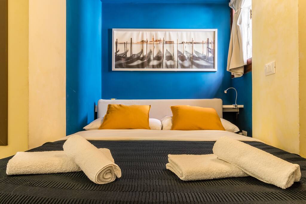French bed
