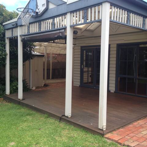 3-4 bedroom modern stylish family home gallery image 4