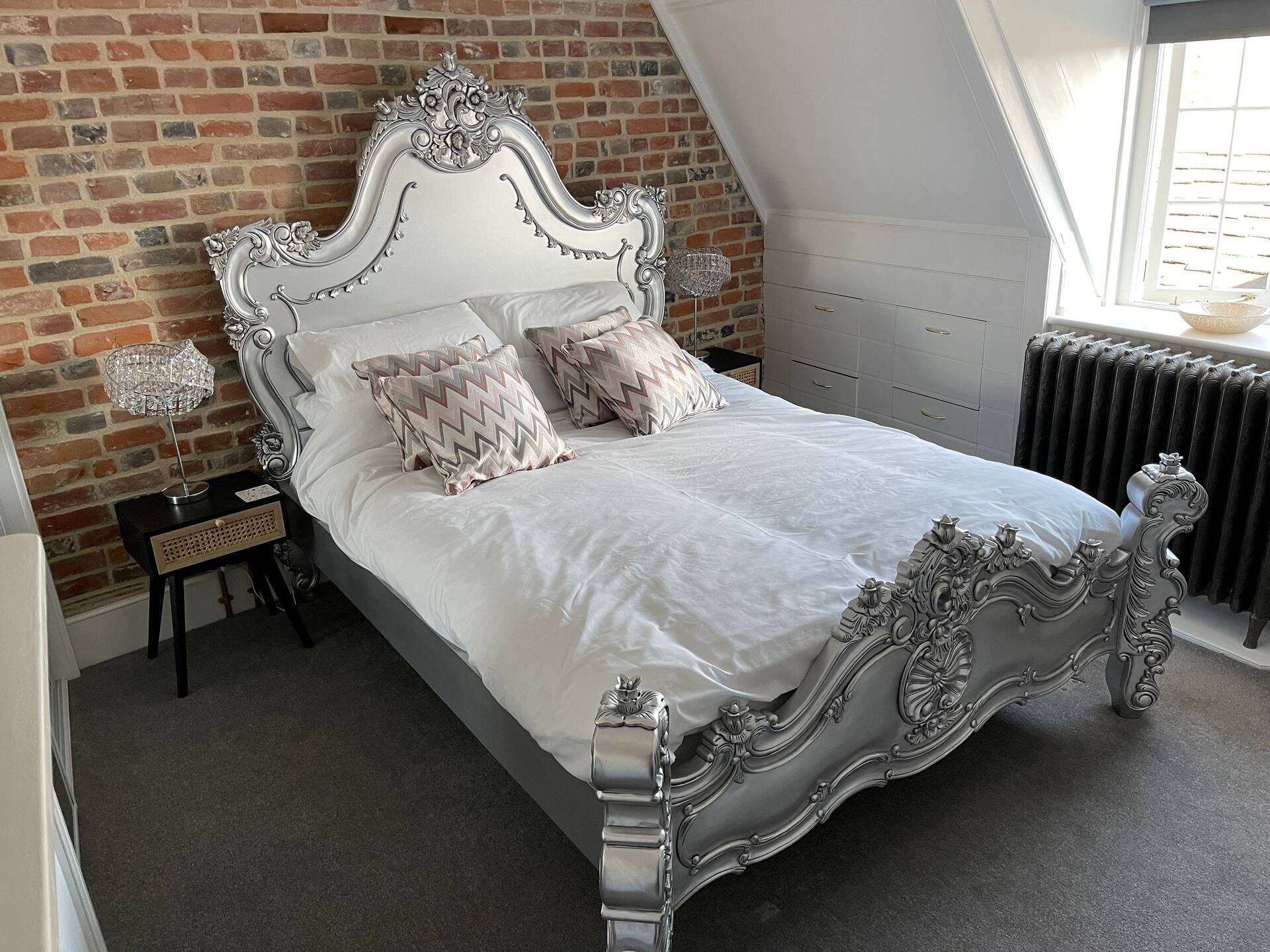 Georgian Apartment -3 Bedroom Top Floor